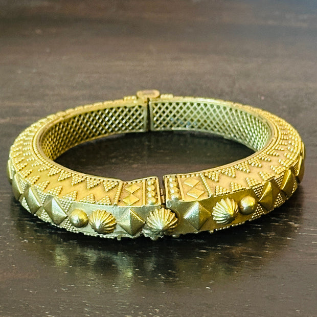 Brass finish bangles (single)