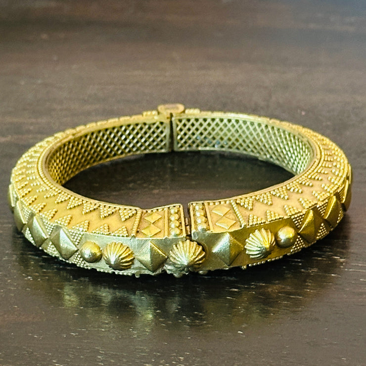 Brass finish bangles (single)