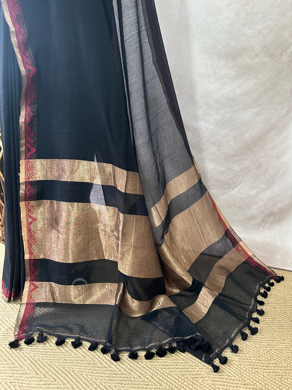 Cotton handloom saree with zari and red thread weave