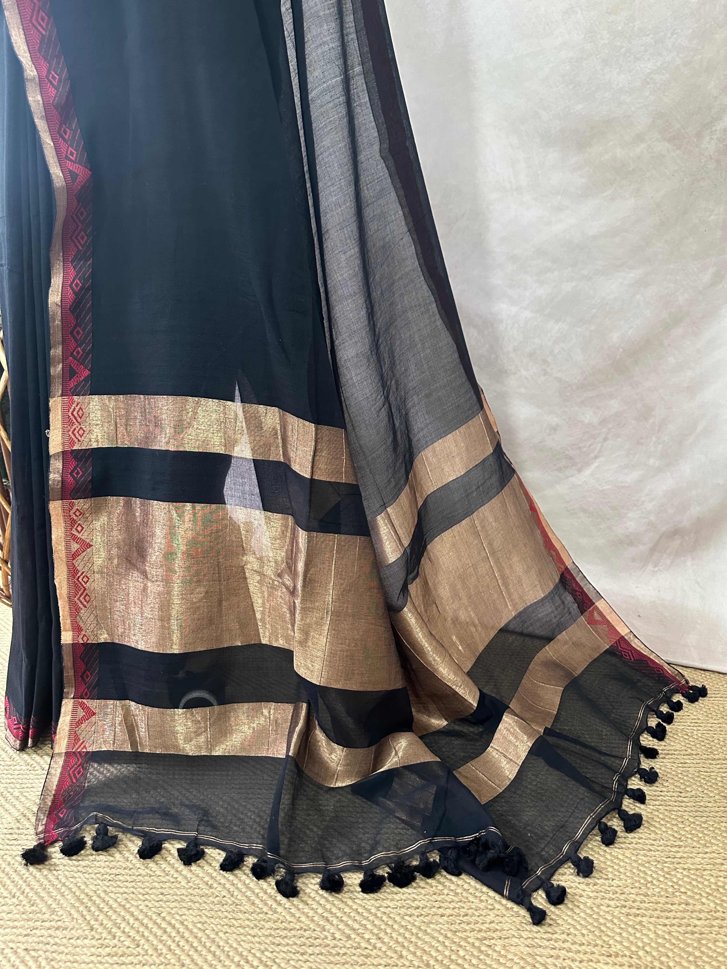 Cotton handloom saree with zari and red thread weave