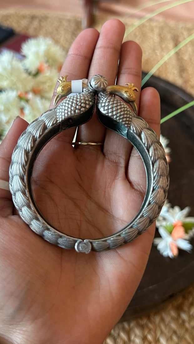 Dual tone kada