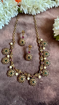 Short necklace with earring