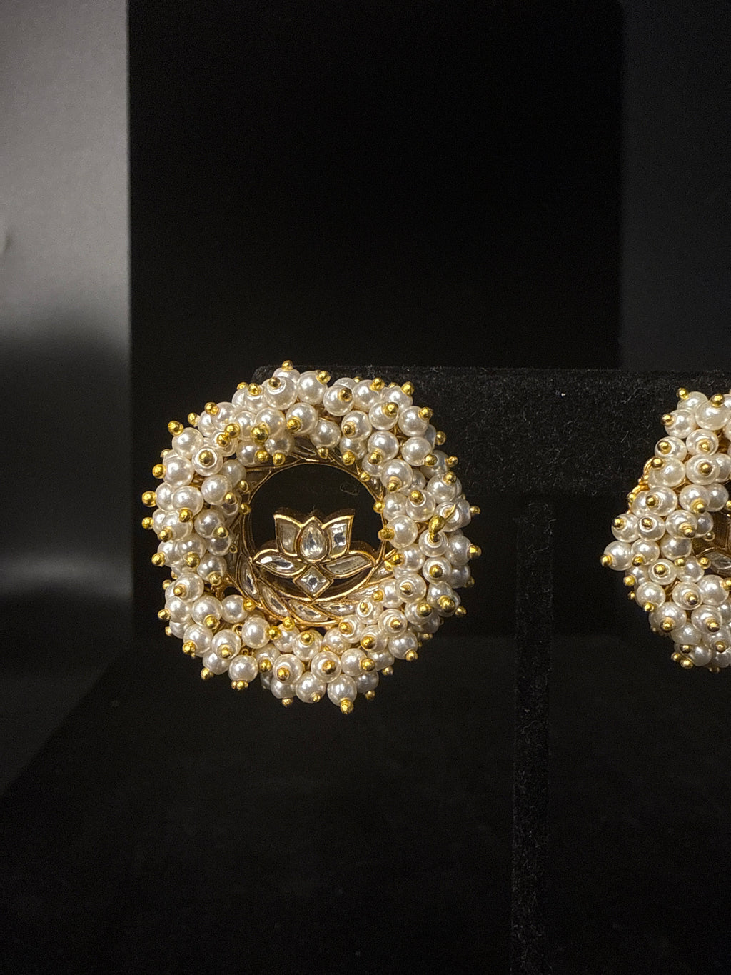 Pearl stud