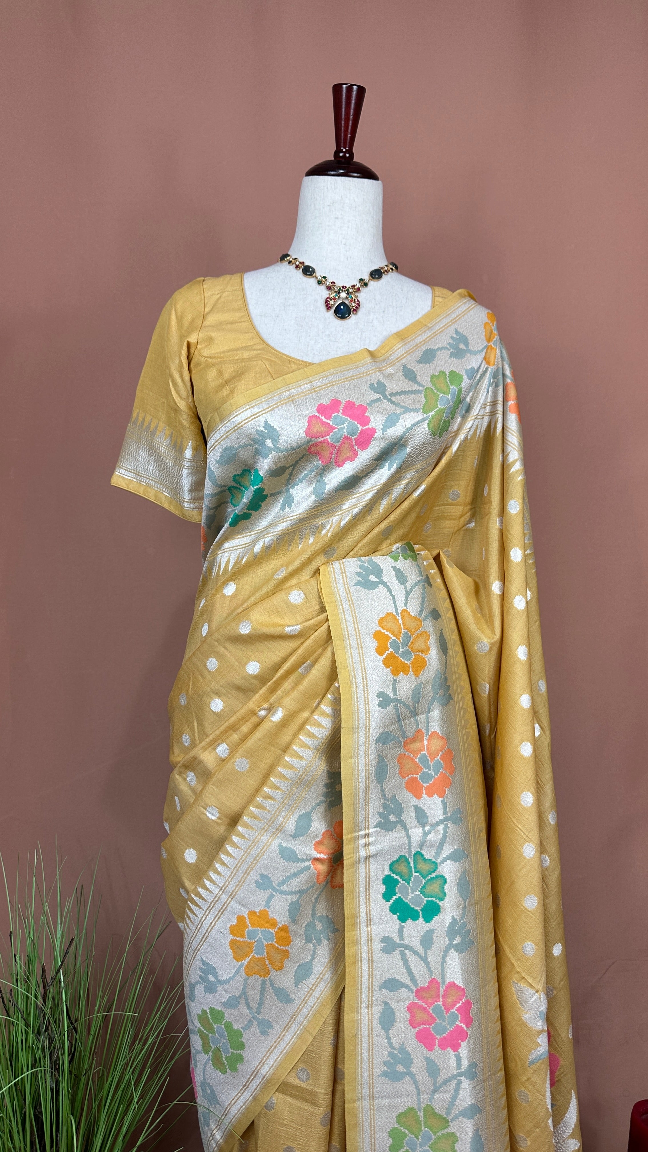 Pure Tussar Georgette Hand Loom Banarsi Saree With Paithani Border and Stitched Blouse
