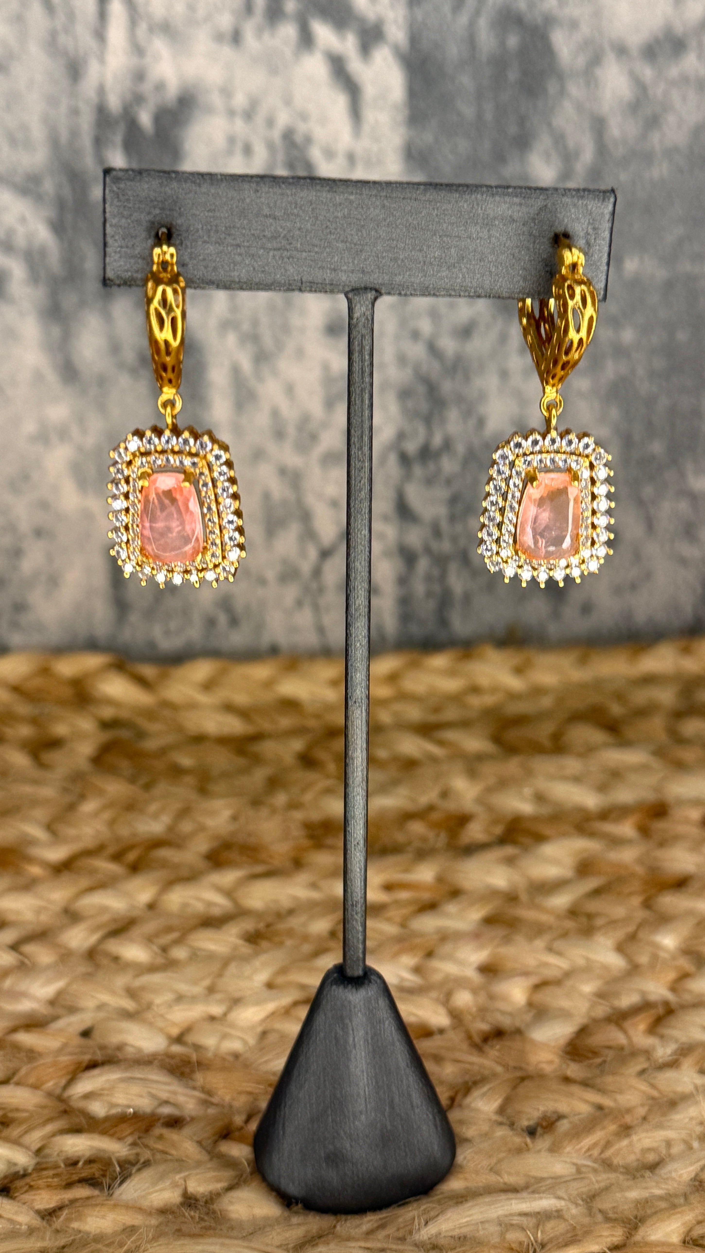 Earring with Light pink stone