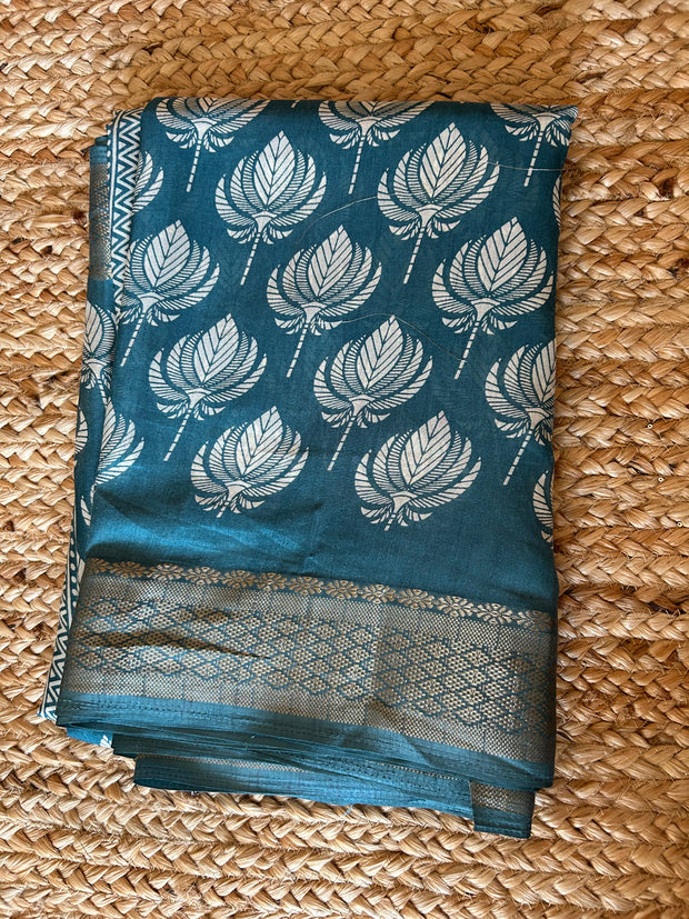 Gift saree, (no pico and fall)