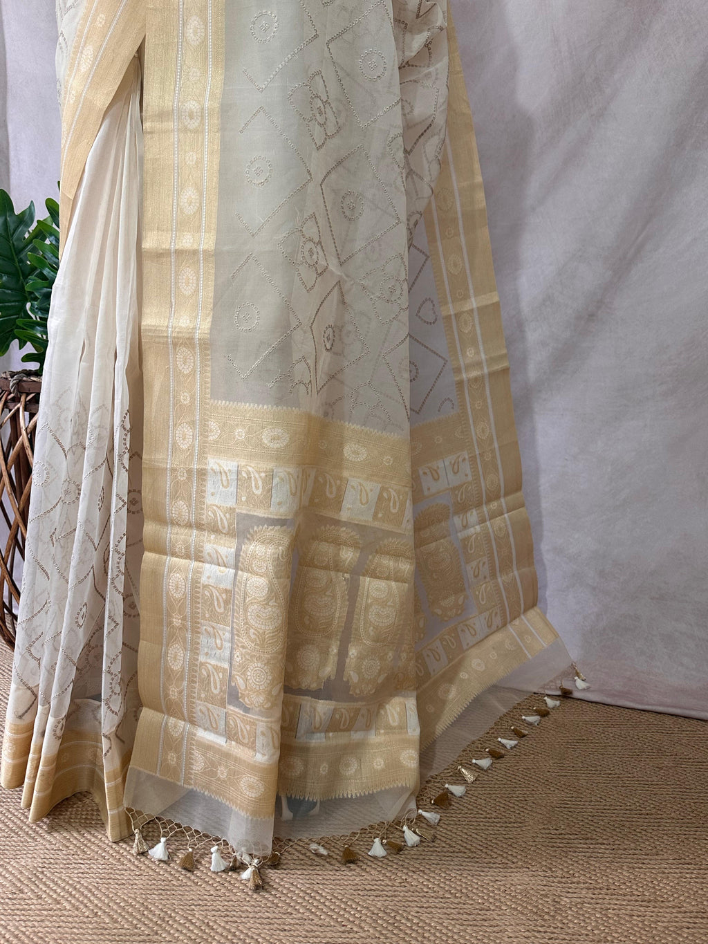 Silk organza saree with embroidery, with BP