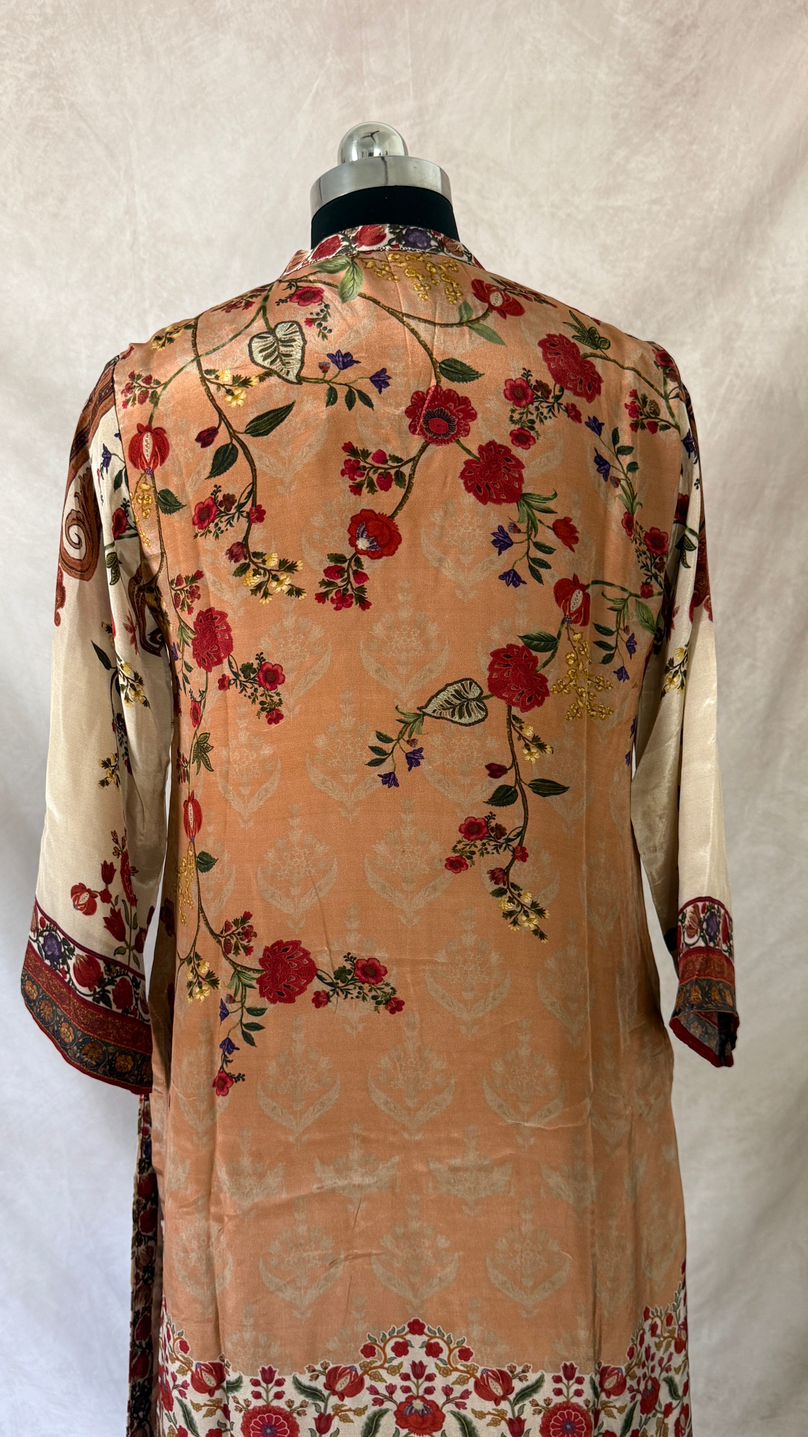 Crepe kurti with hand work , comeswith bottom and dupatta