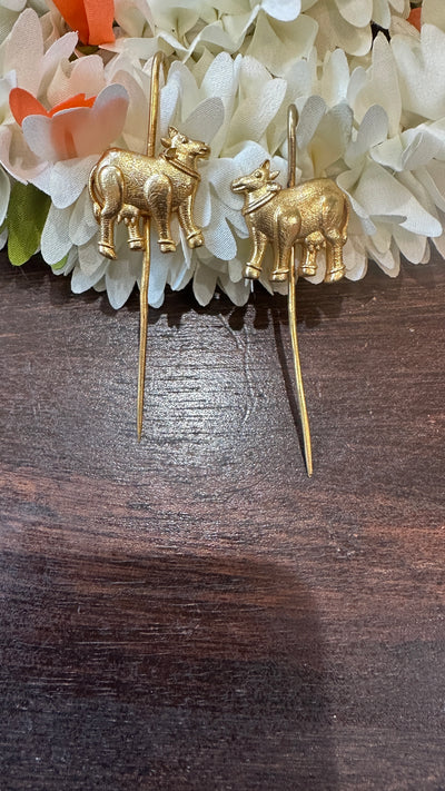Gold ear cuff/pin