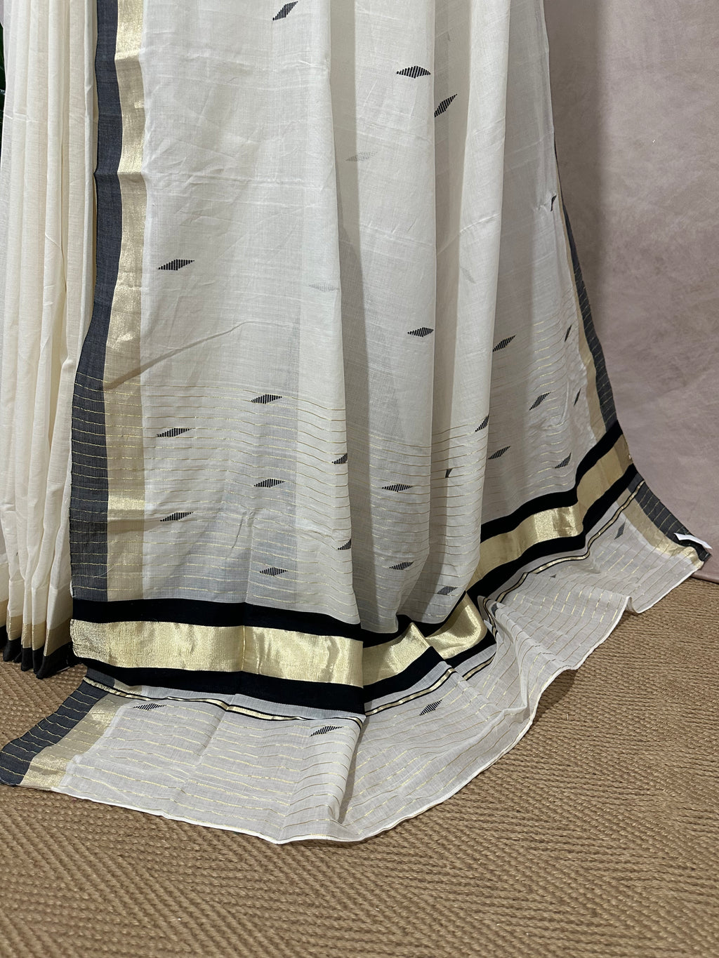 Balaramapuram handloom saree with black and gold border
