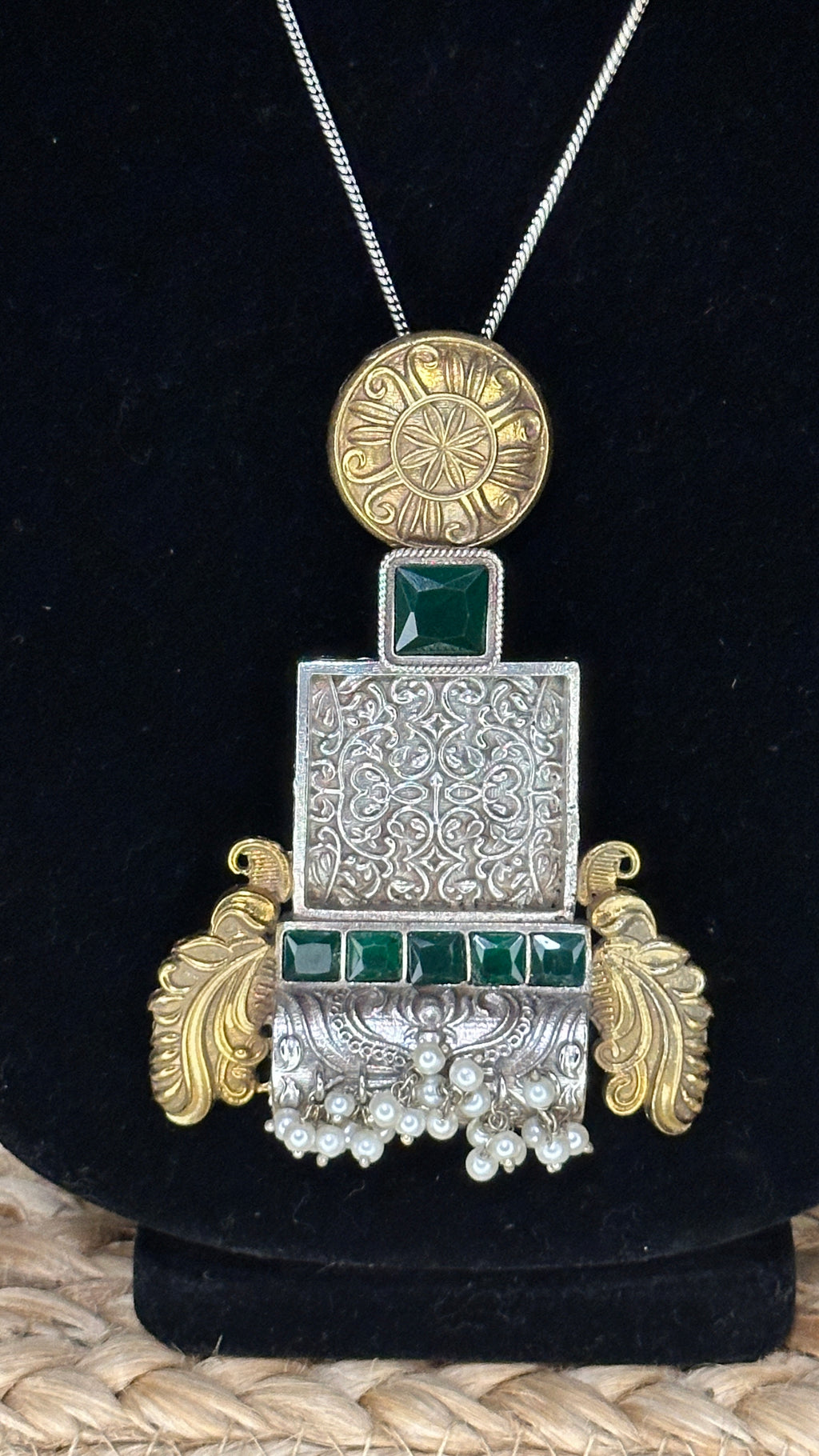 Green stone pendent
