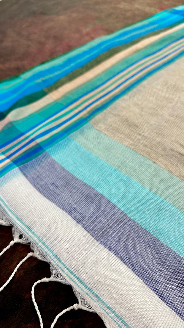 Offwhite cotton saree, with no