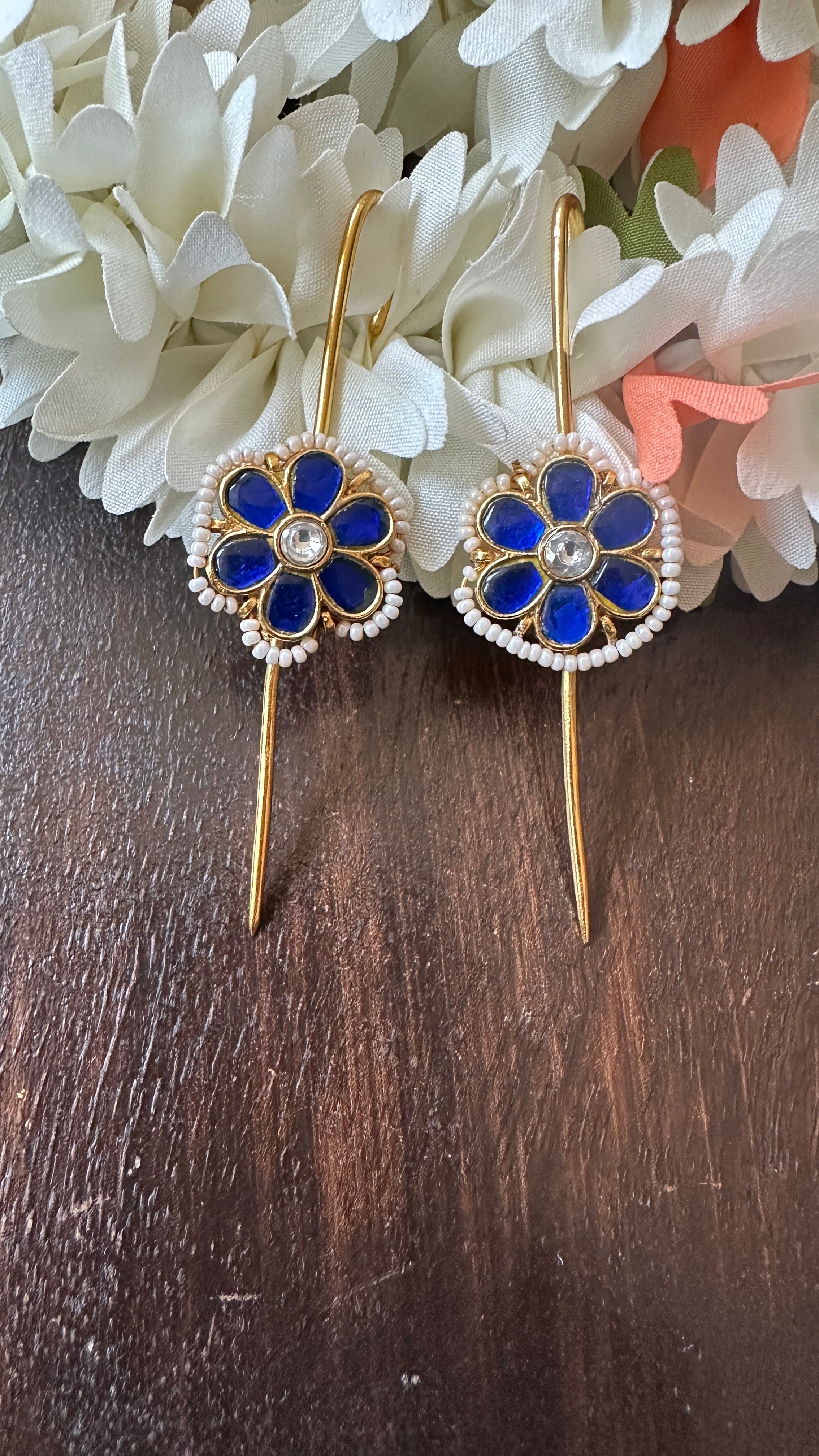 Blue color kundan stone ear pin/cuff