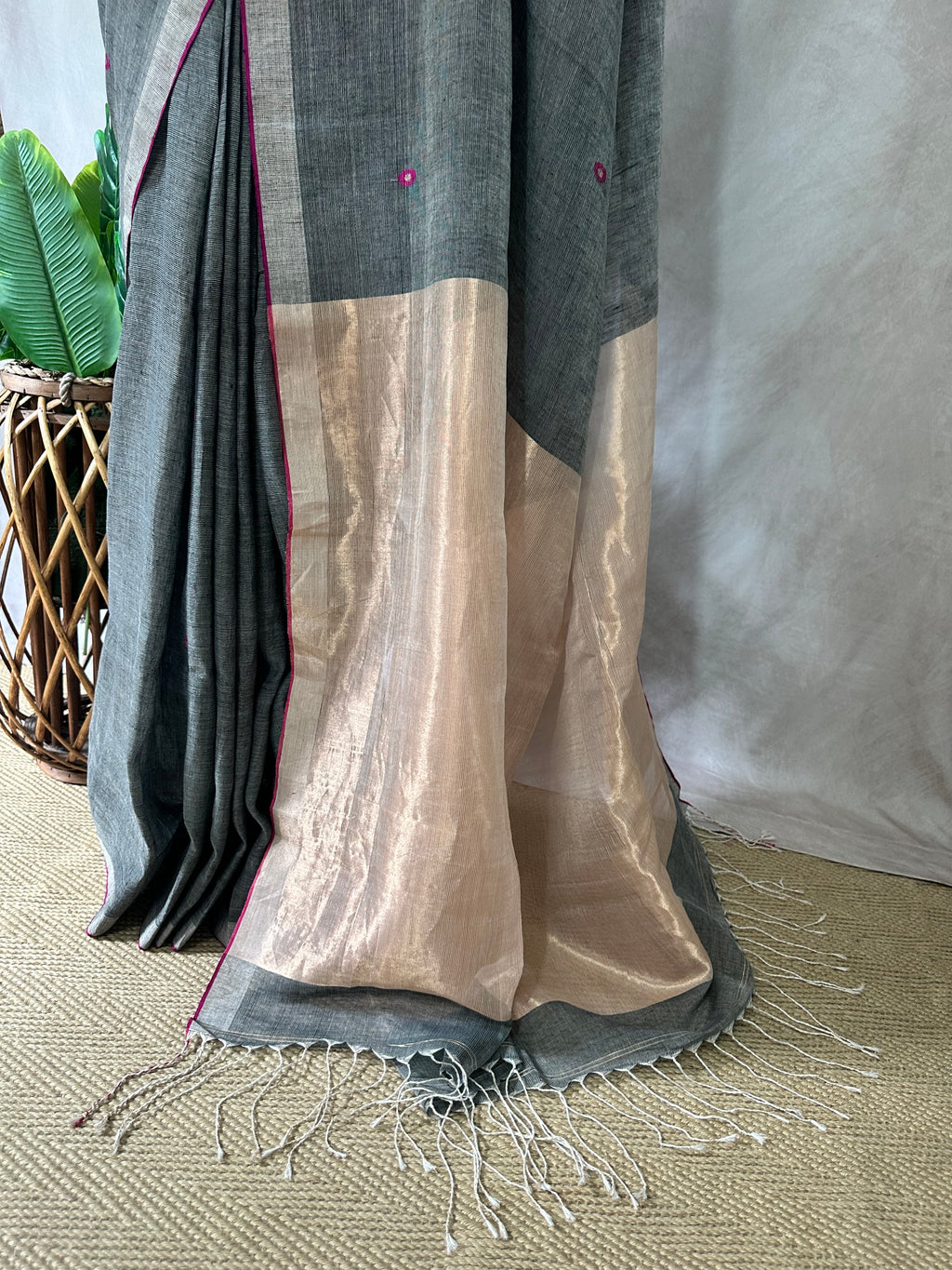 100 count tissue linen saree with hand jamdani, with stitched blouse