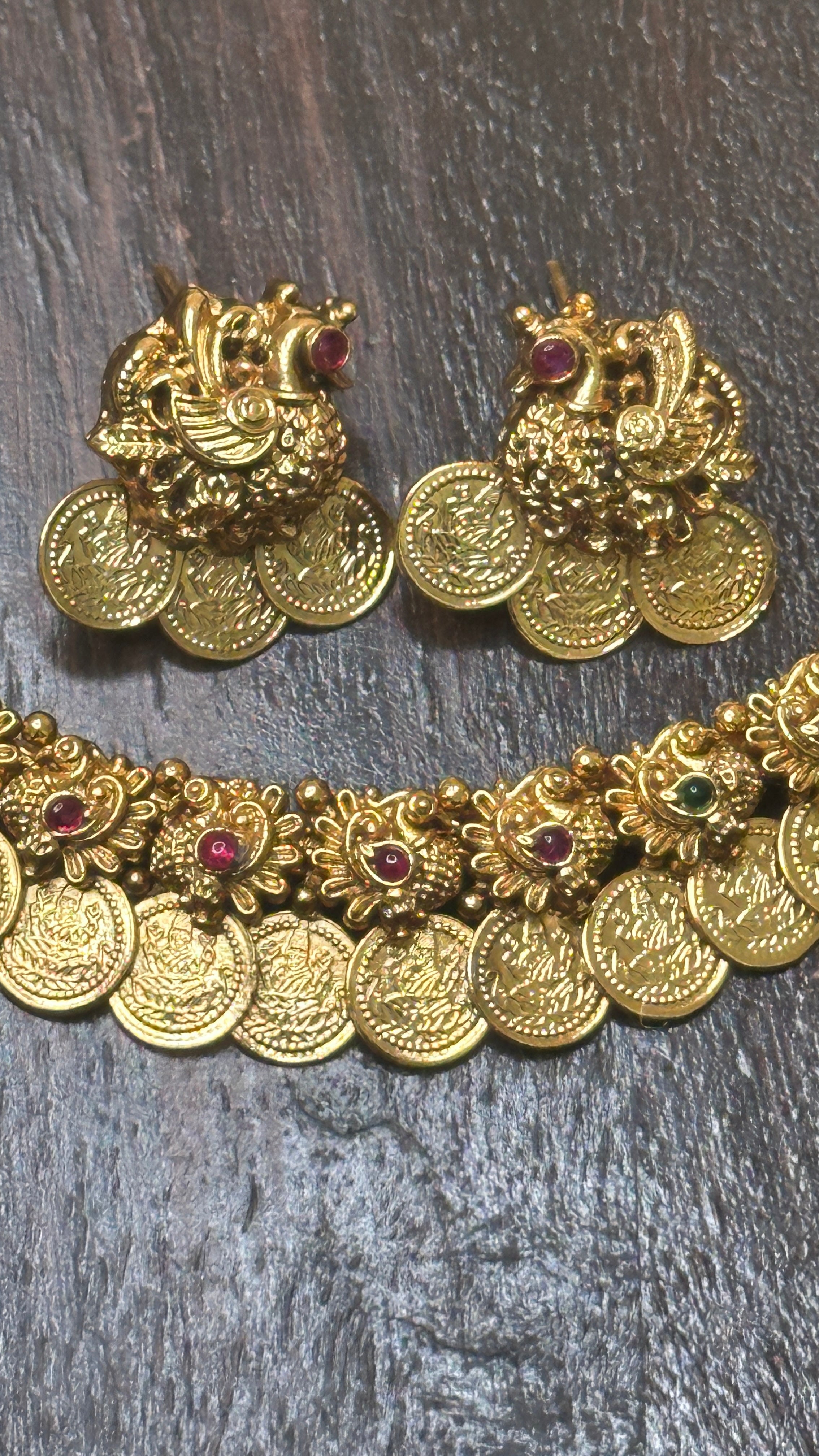 Coin necklace with stud