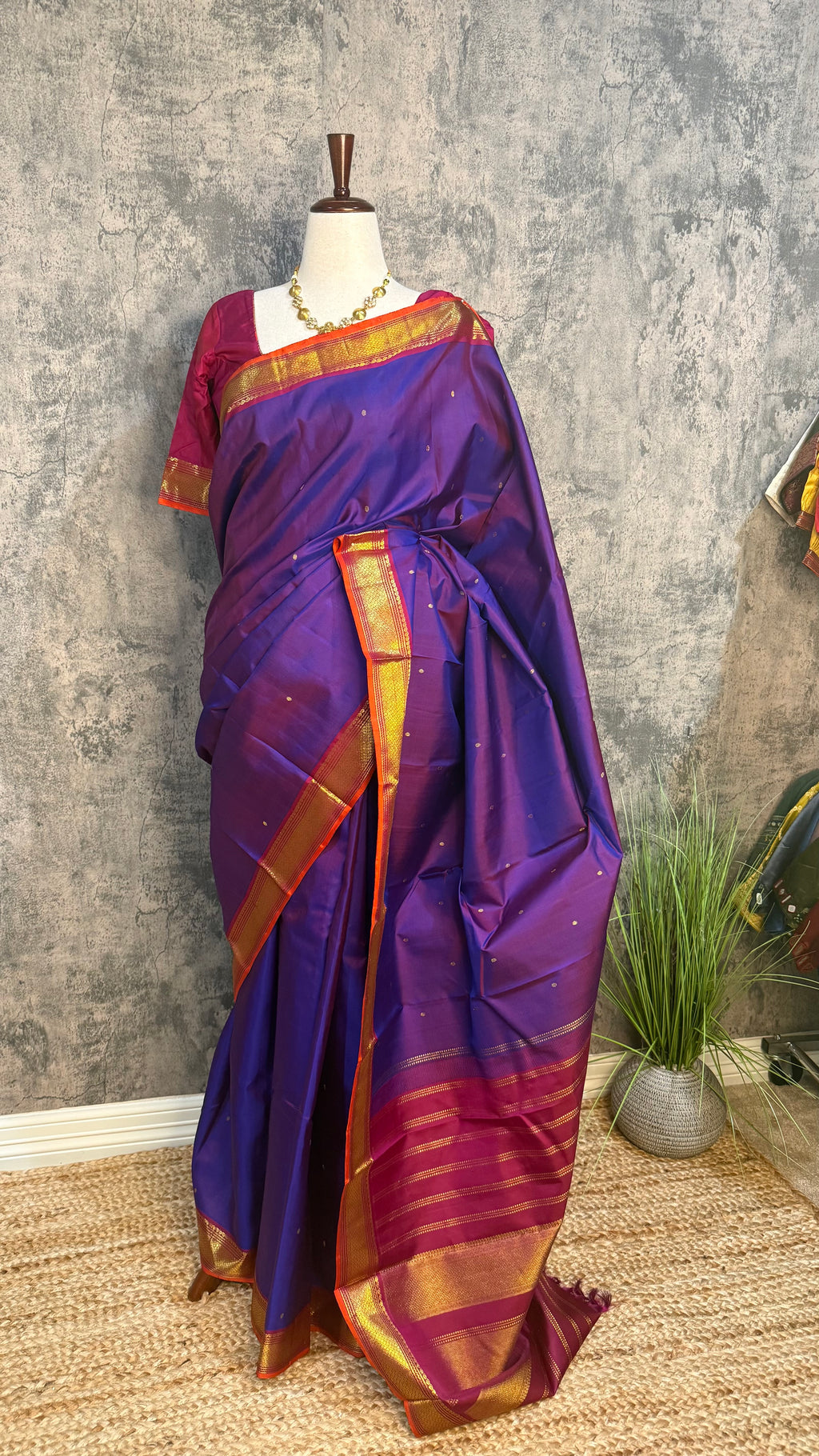 Handloom Purple kanchivaram pure silk saree with Orange border