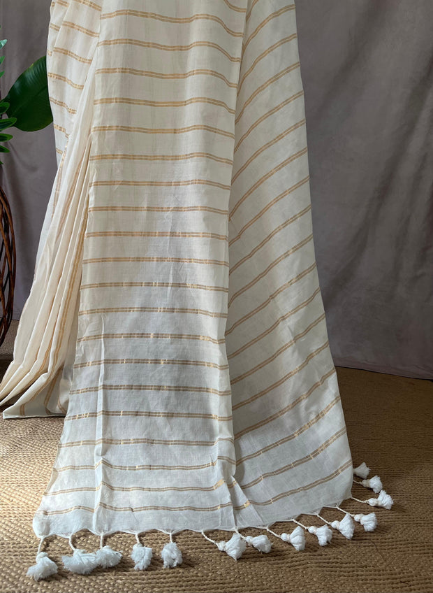 Mulcotton saree with gold stripes