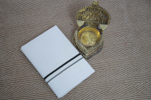 Puliyilakkara set mundu with bottle green and gold border