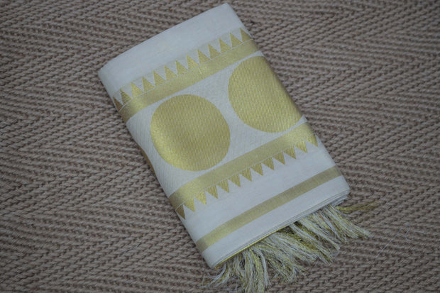 Tissue set mundu