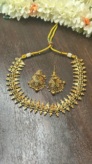 Necklace with jhumka