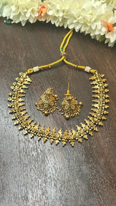 Necklace with jhumka