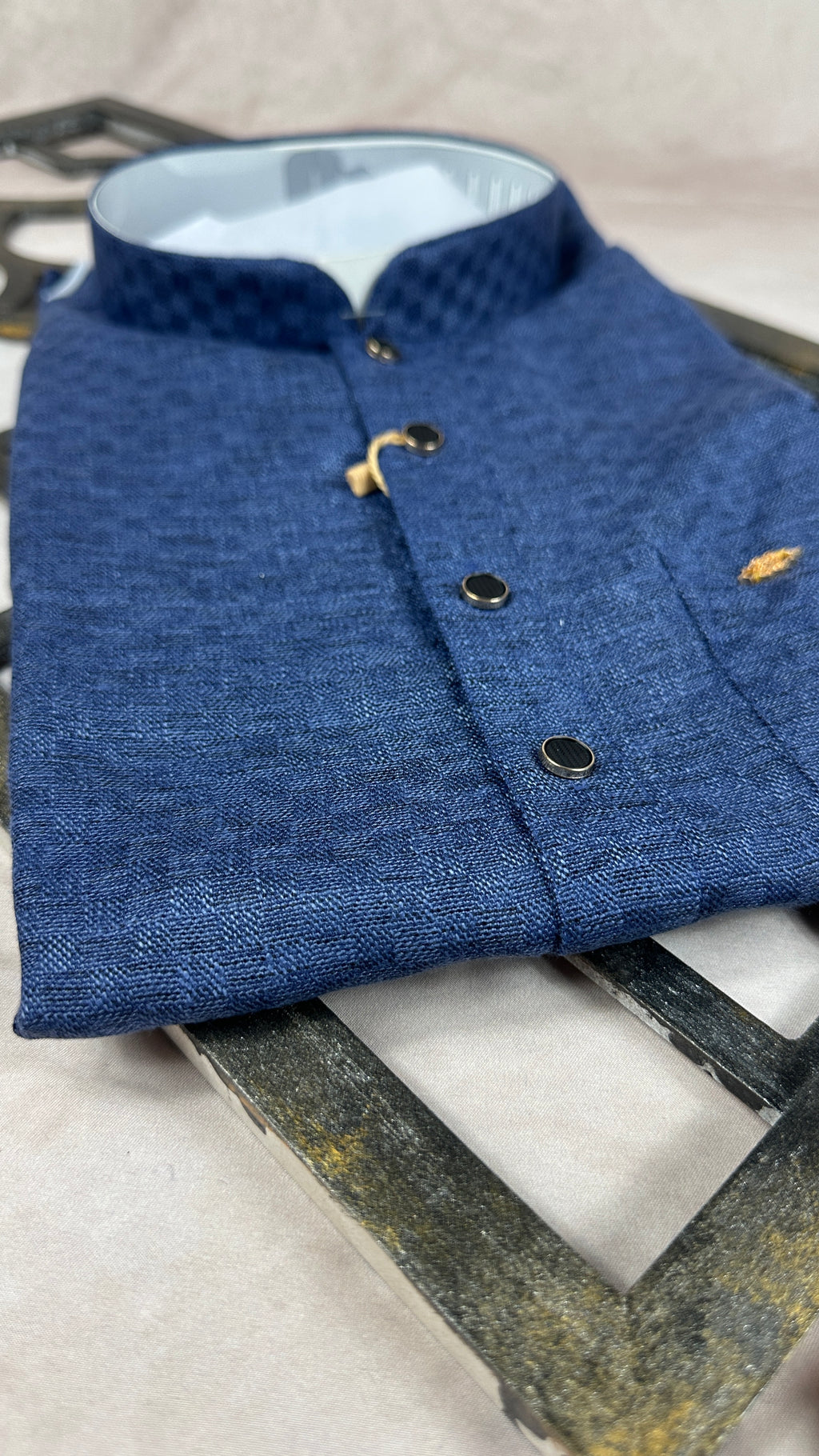 Blue linen short kurta with self design