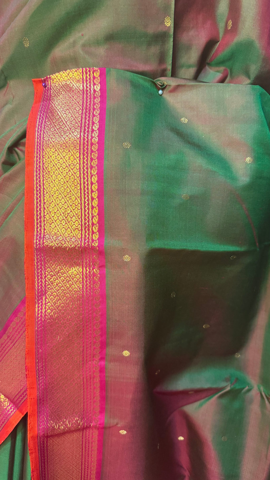 Handloom Double shaded green kanchivaram pure silk saree with pink border