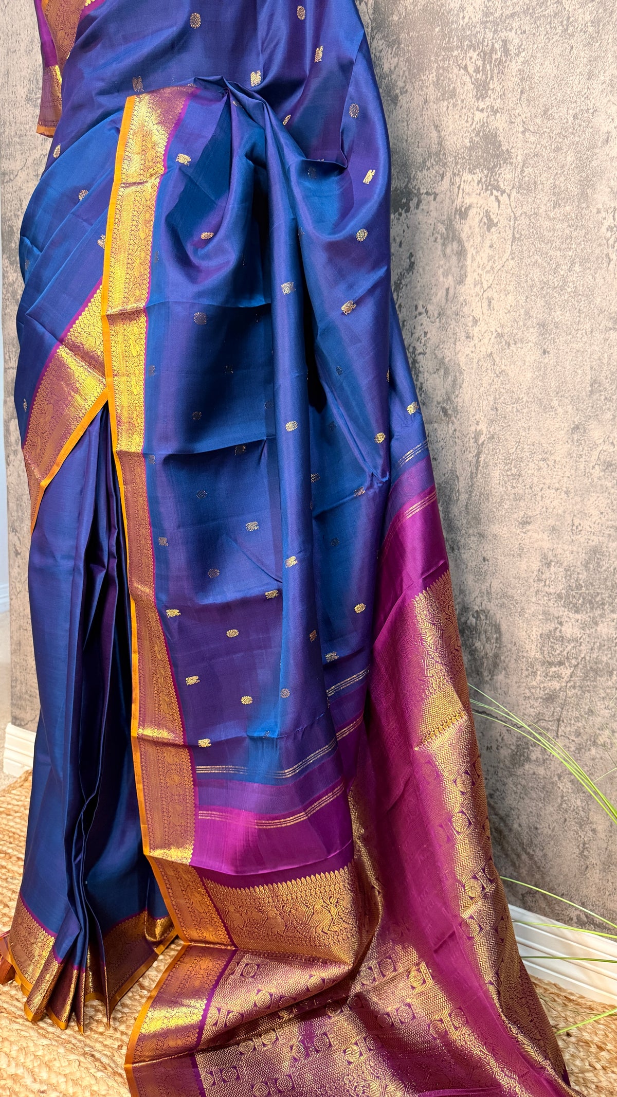 Pure handloom kanchivaram blue saree with 2gm zari karvai border