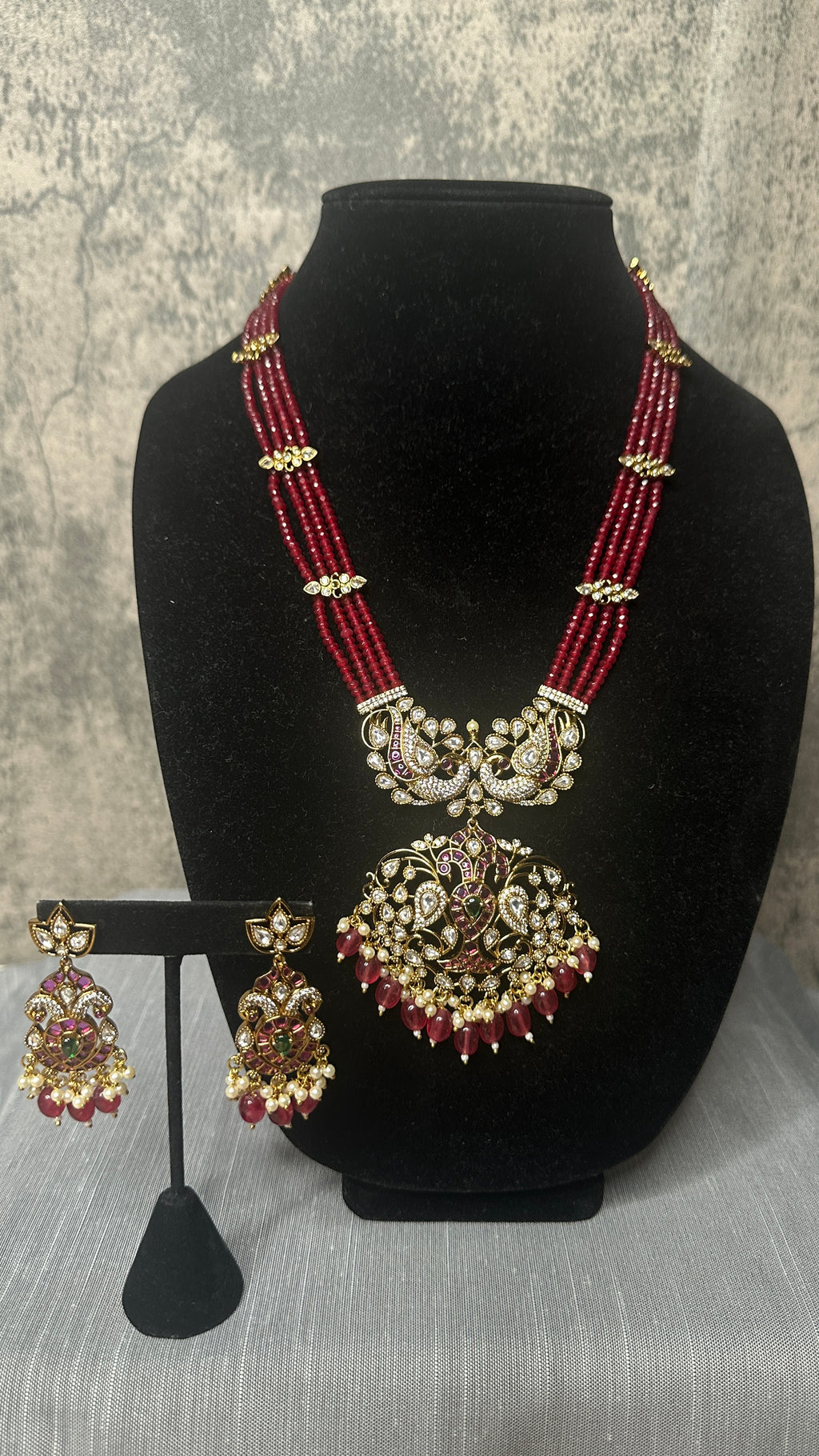 Long necklace with earring