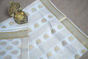 Set saree with gold stripe and tear drop weaved pattern