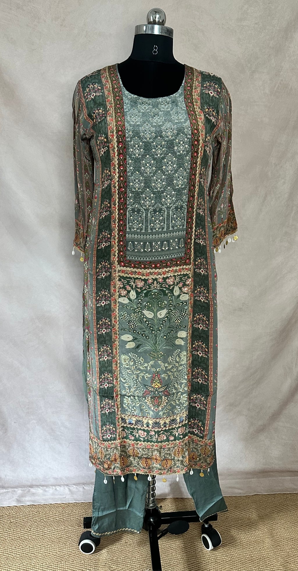 Crepe pakistani kurti with bottom and dupatta