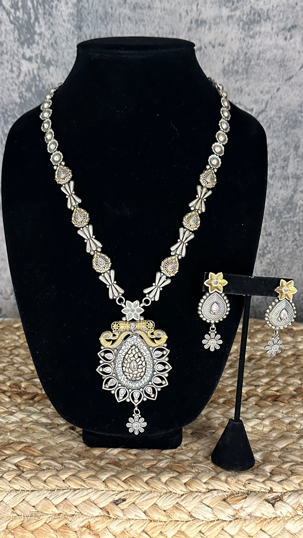 Dual tone necklace and earring