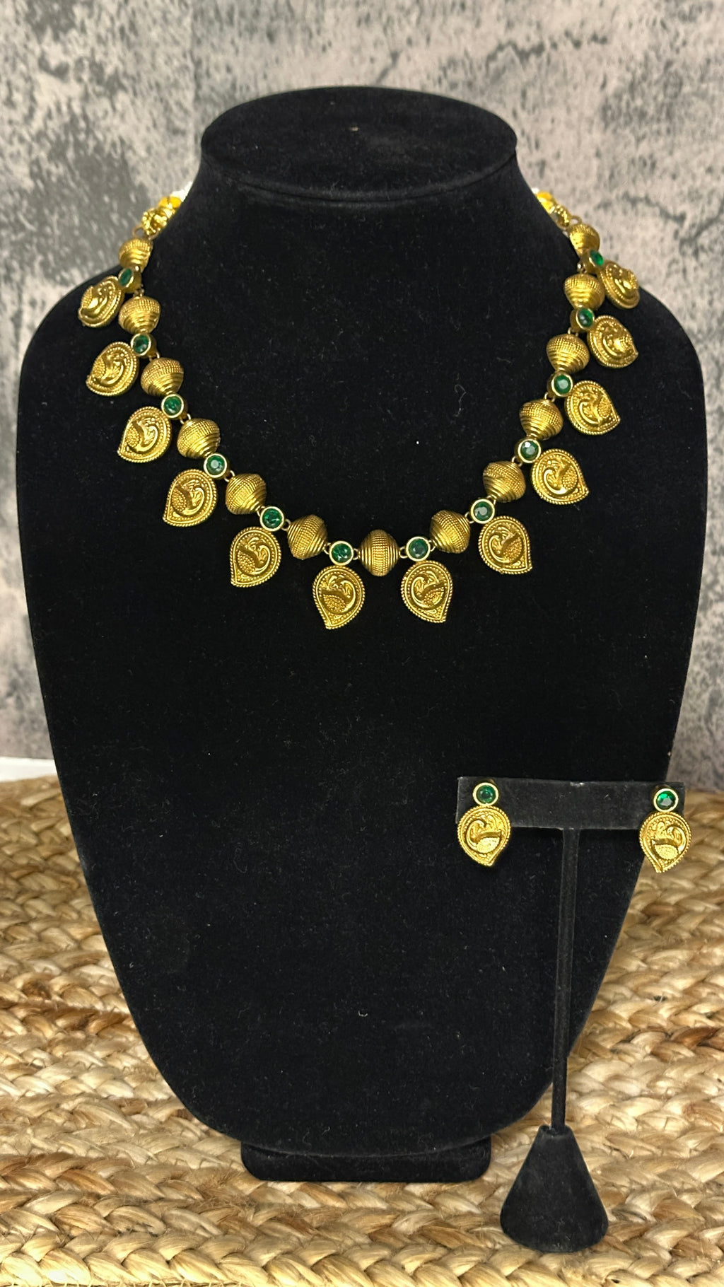Brass mango necklace with green stone and stud