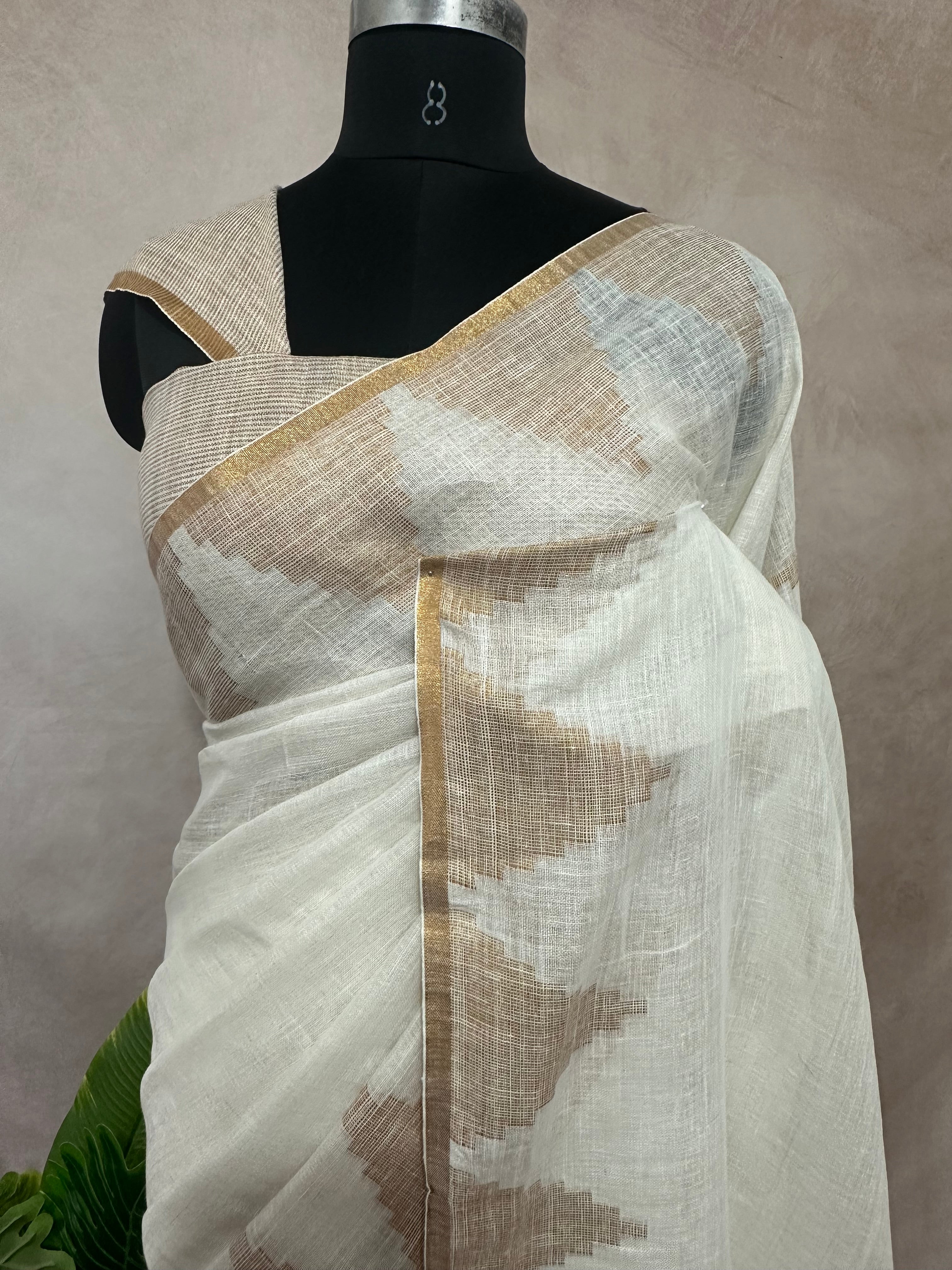 Linen saree with temple border