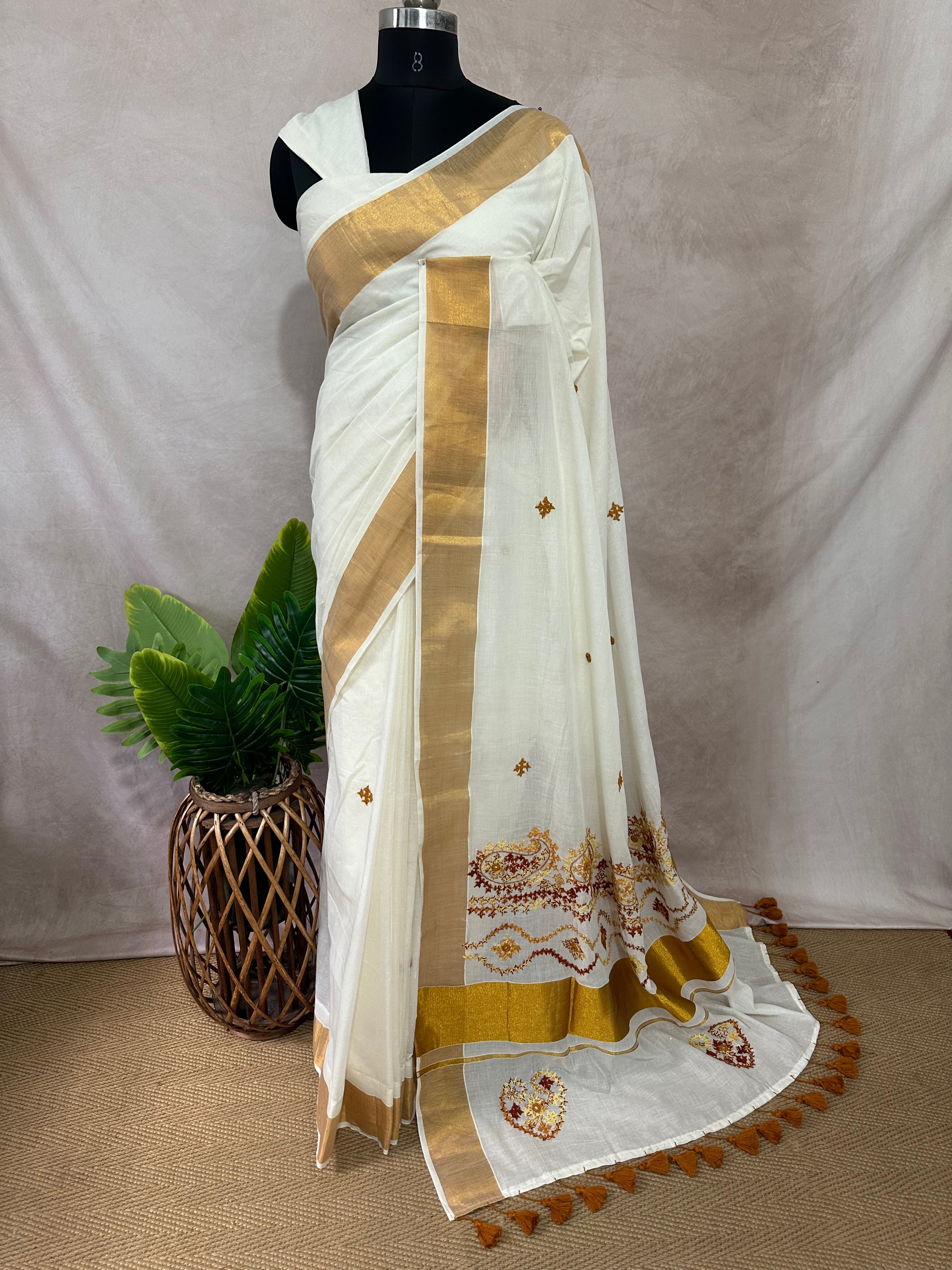 Set saree with gujrati hand work (Kutch work)