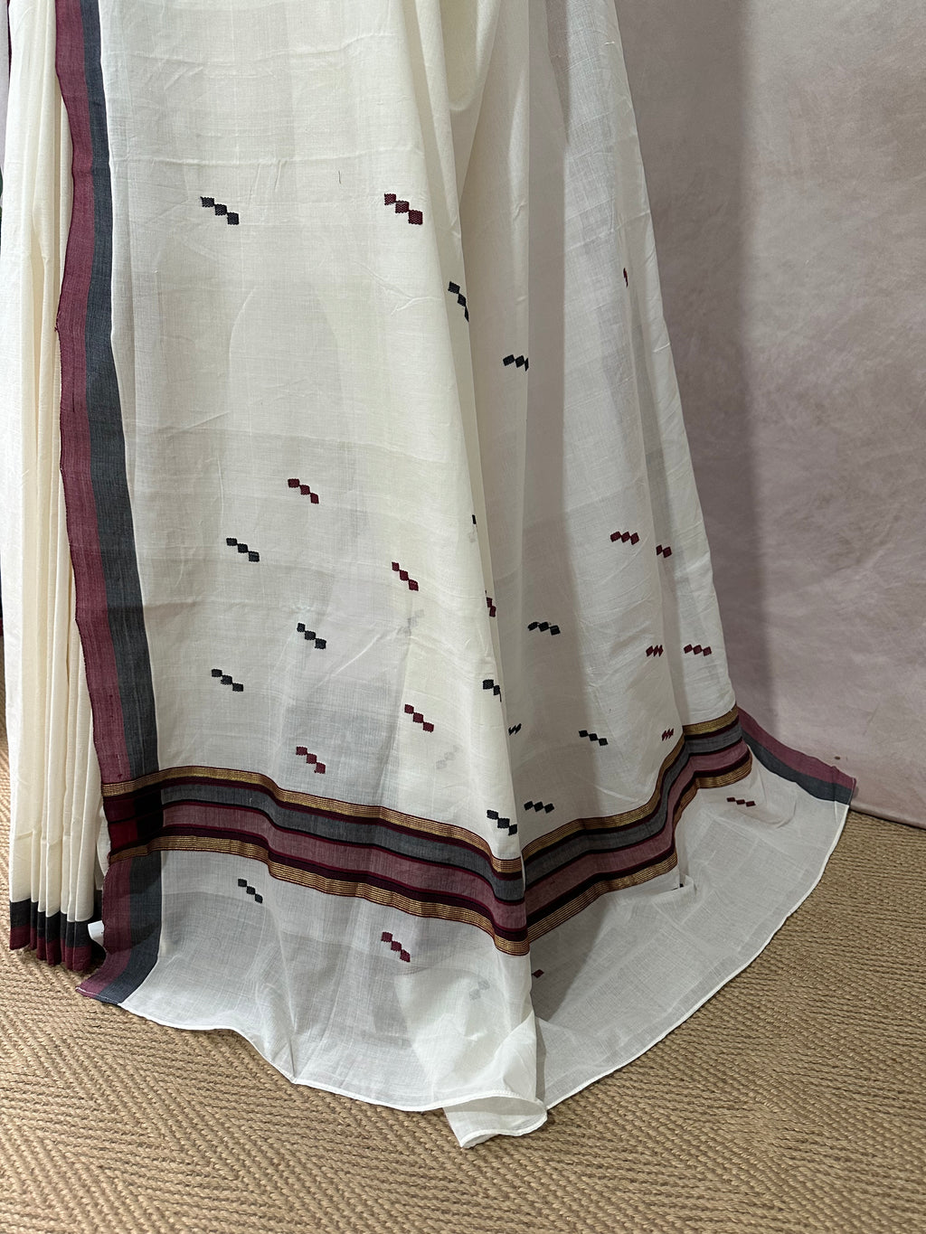 Balaramapuram handloom saree with black and maroon border