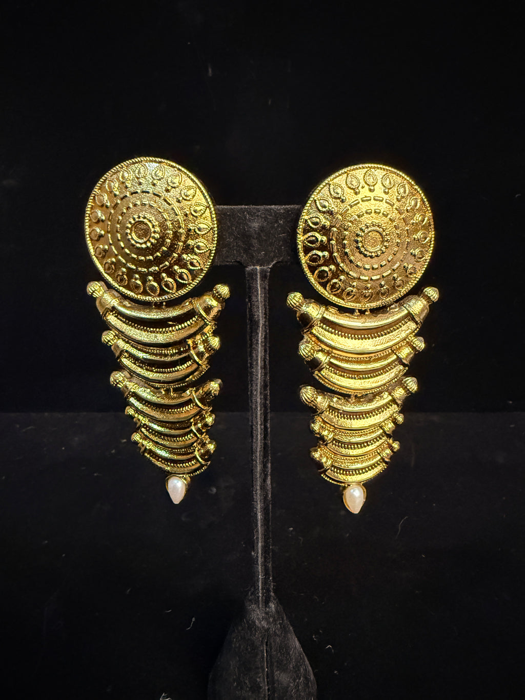Designer earring with pearl stone