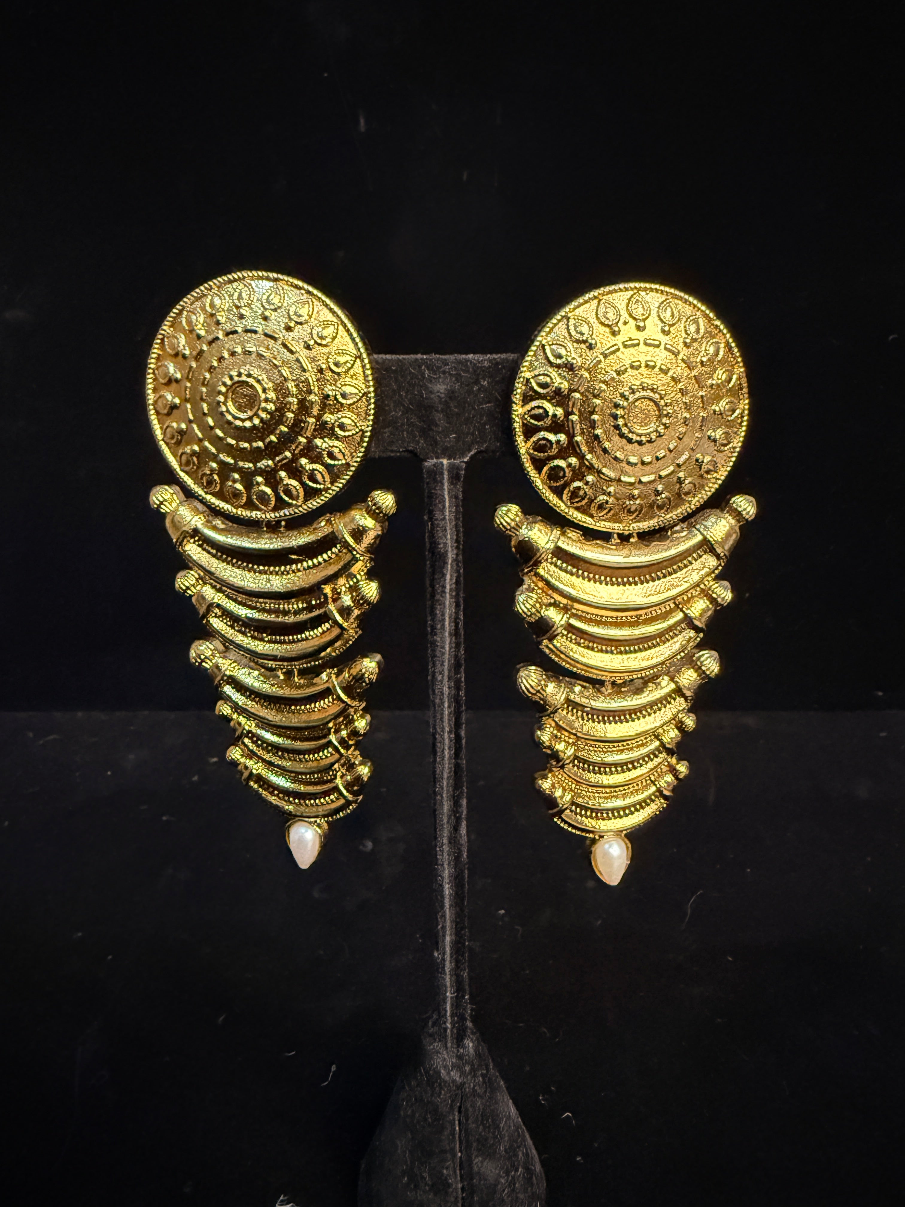 Designer earring with pearl stone