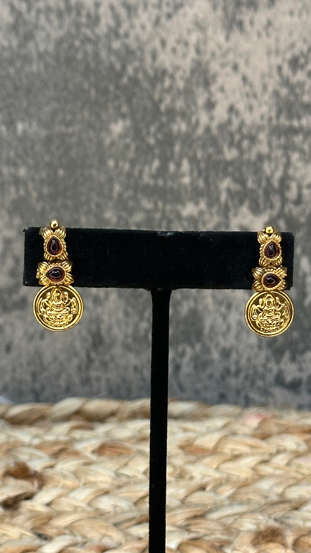 Kasumala with ruby red stone