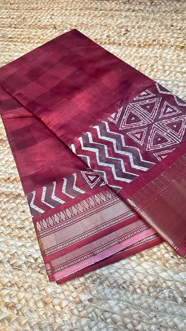 Gift saree, (no pico and fall)
