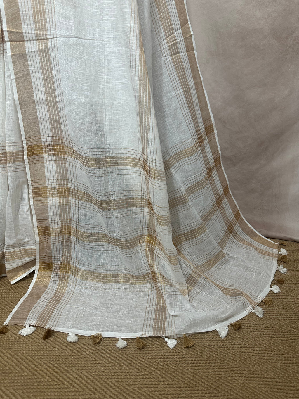 Linen saree with gold border