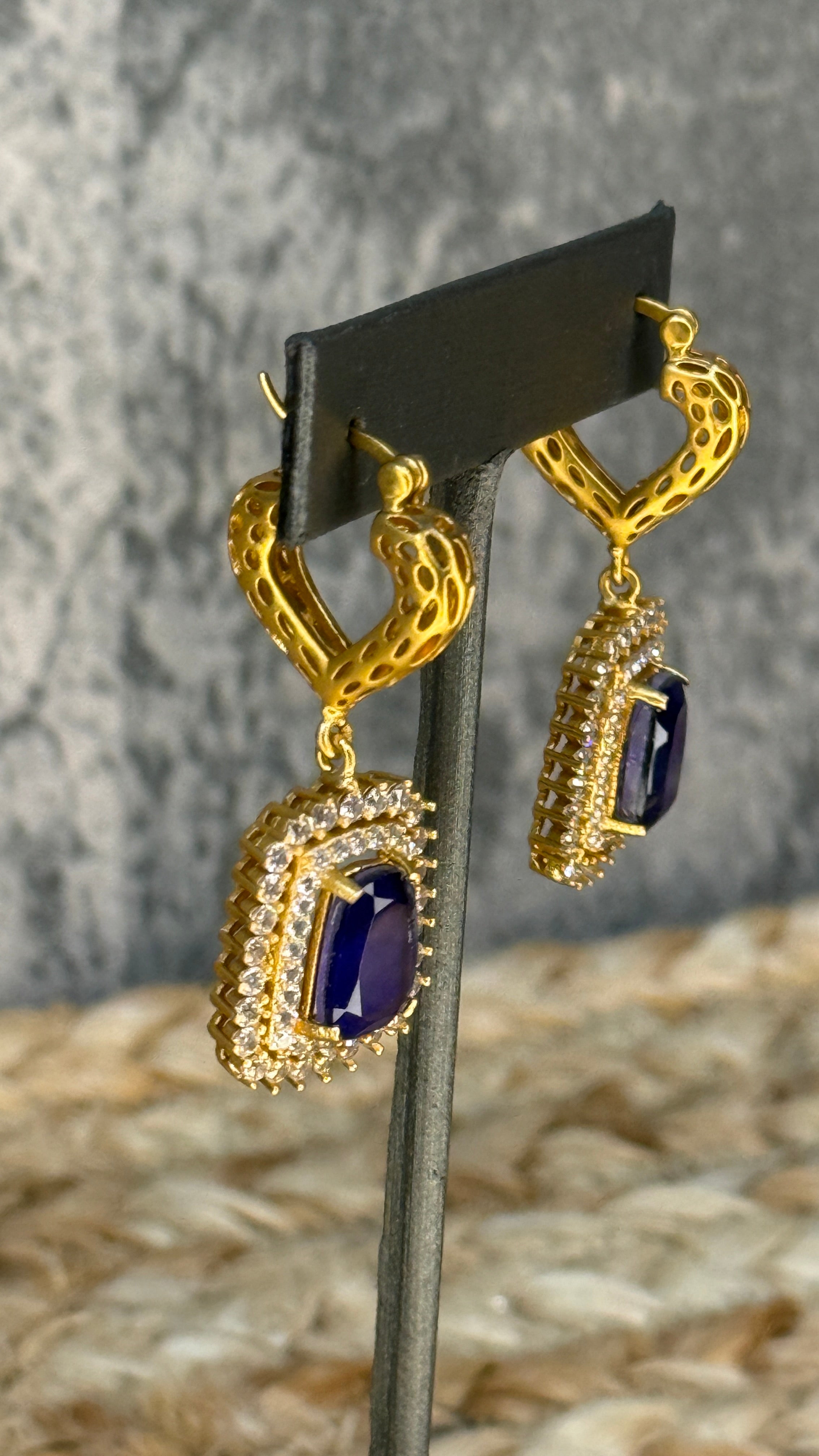 Earring with Blue stone