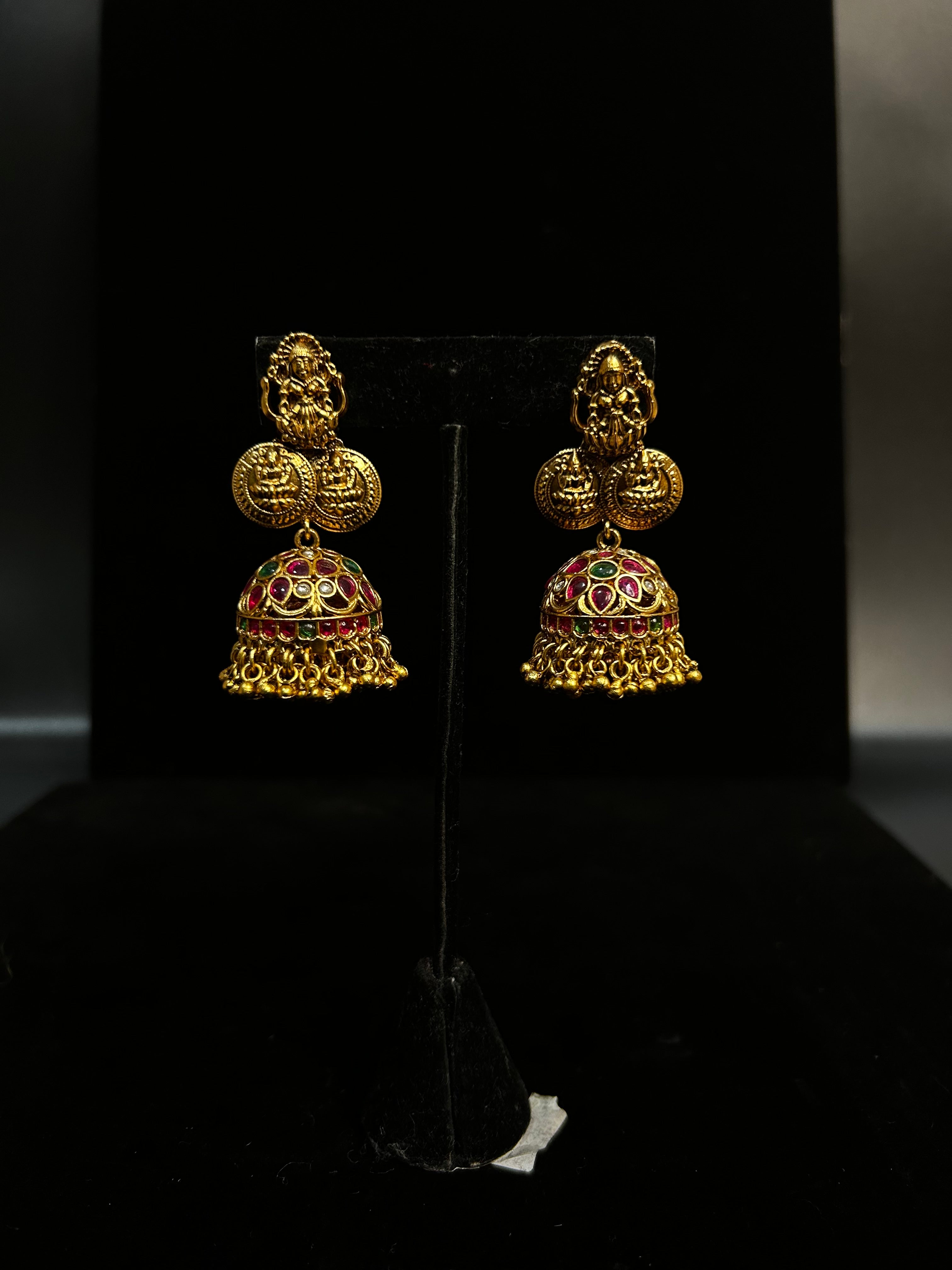 Necklace with pendent and jhumka