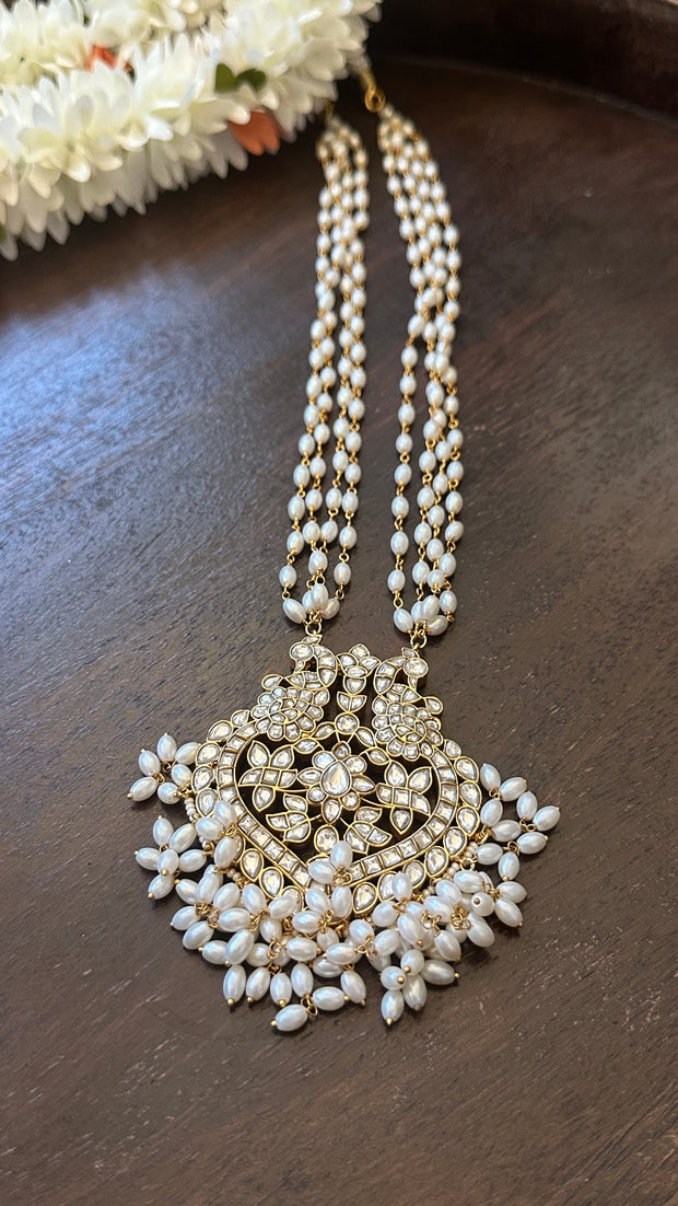 Jadau kundan pendent with 4 line pearl chain