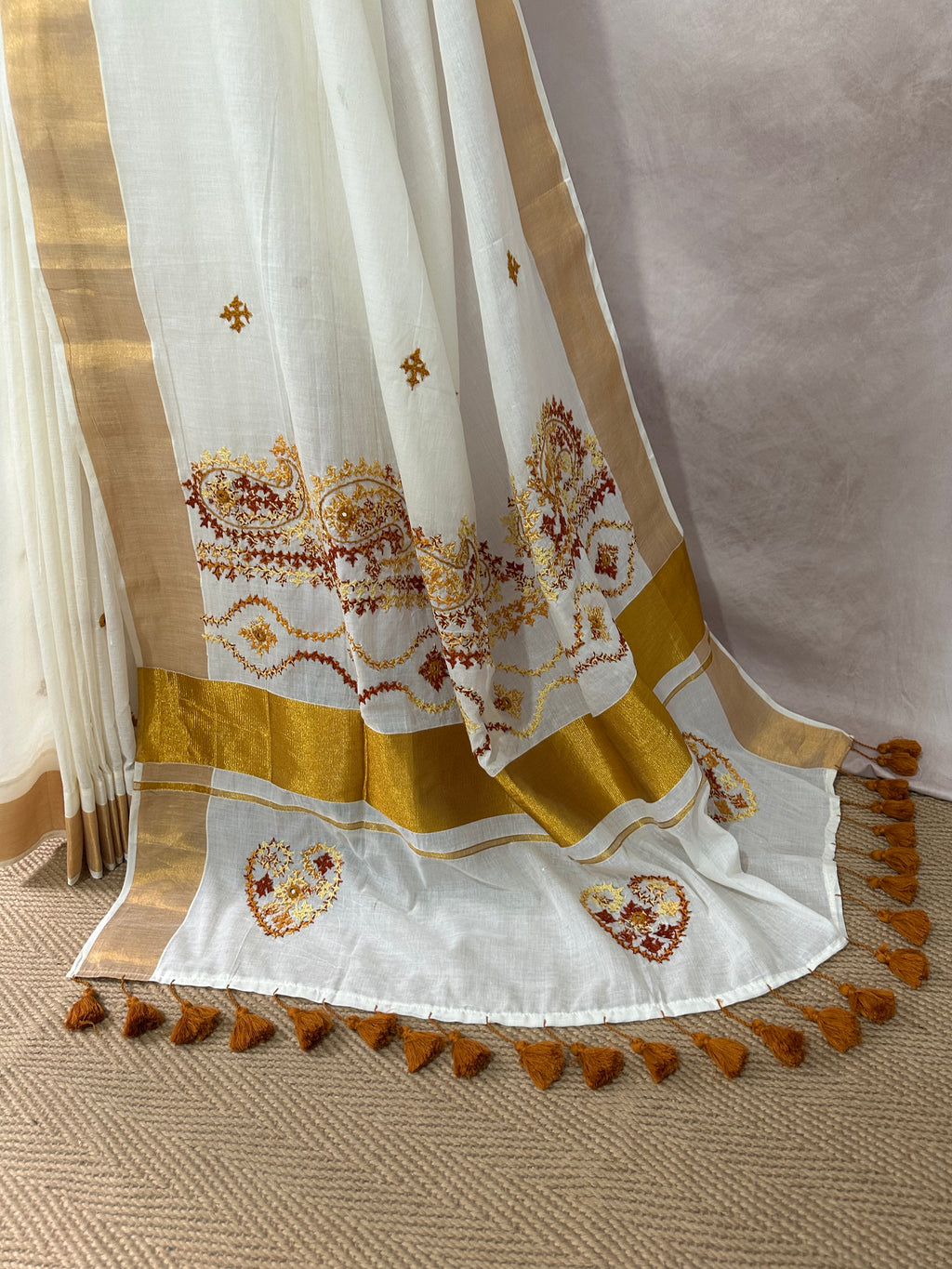 Set saree with gujrati hand work (Kutch work)