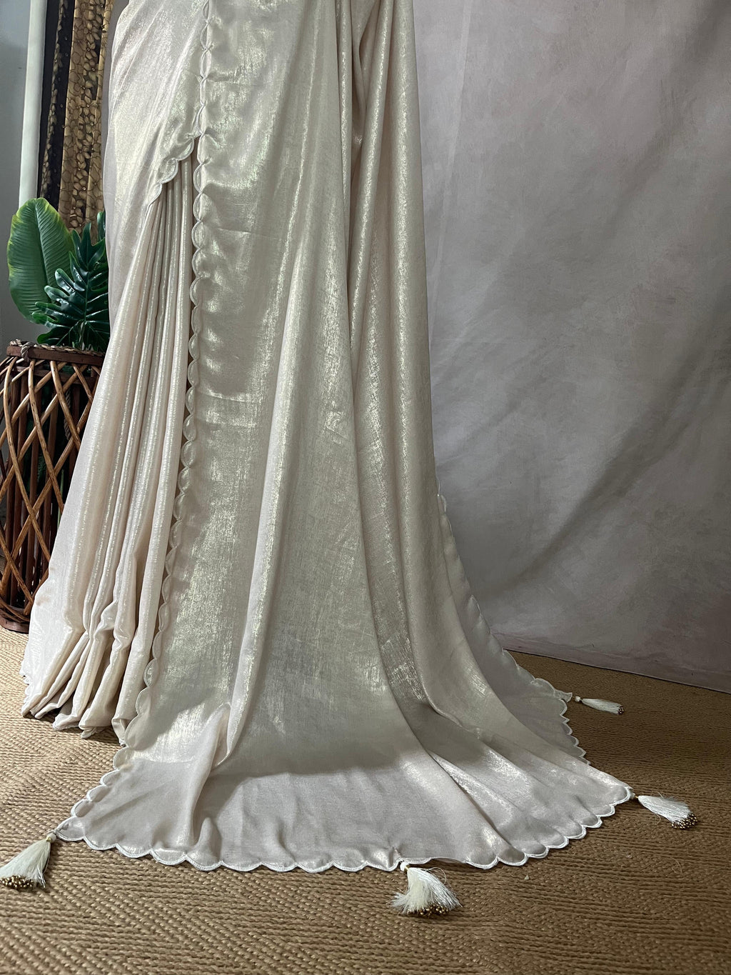 Shimmer crepe saree with scallop border, No BP