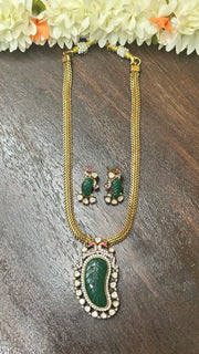 Victorian Necklace with Emerald pendent and earring