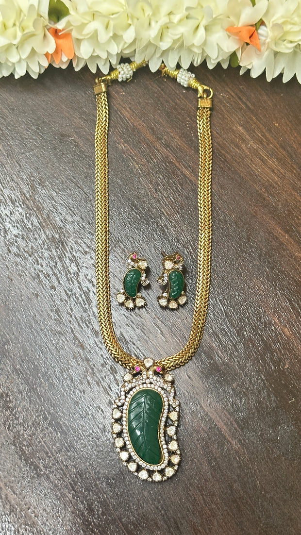 Victorian Necklace with Emerald pendent and earring