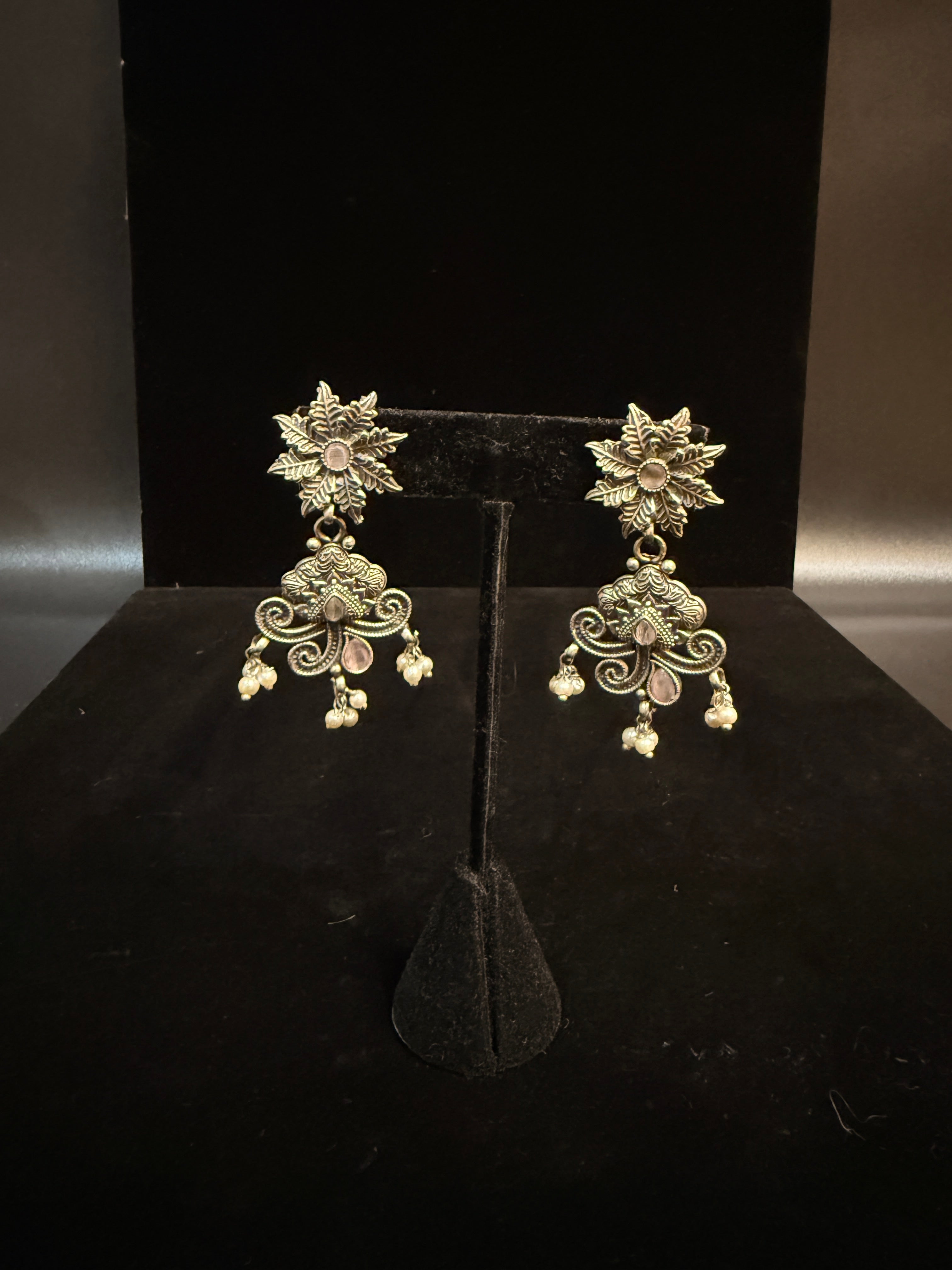 Silver replica necklace with earring