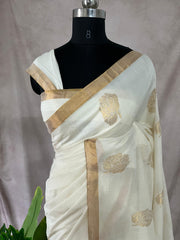 Mul cotton saree with handwoven rose design, with BP